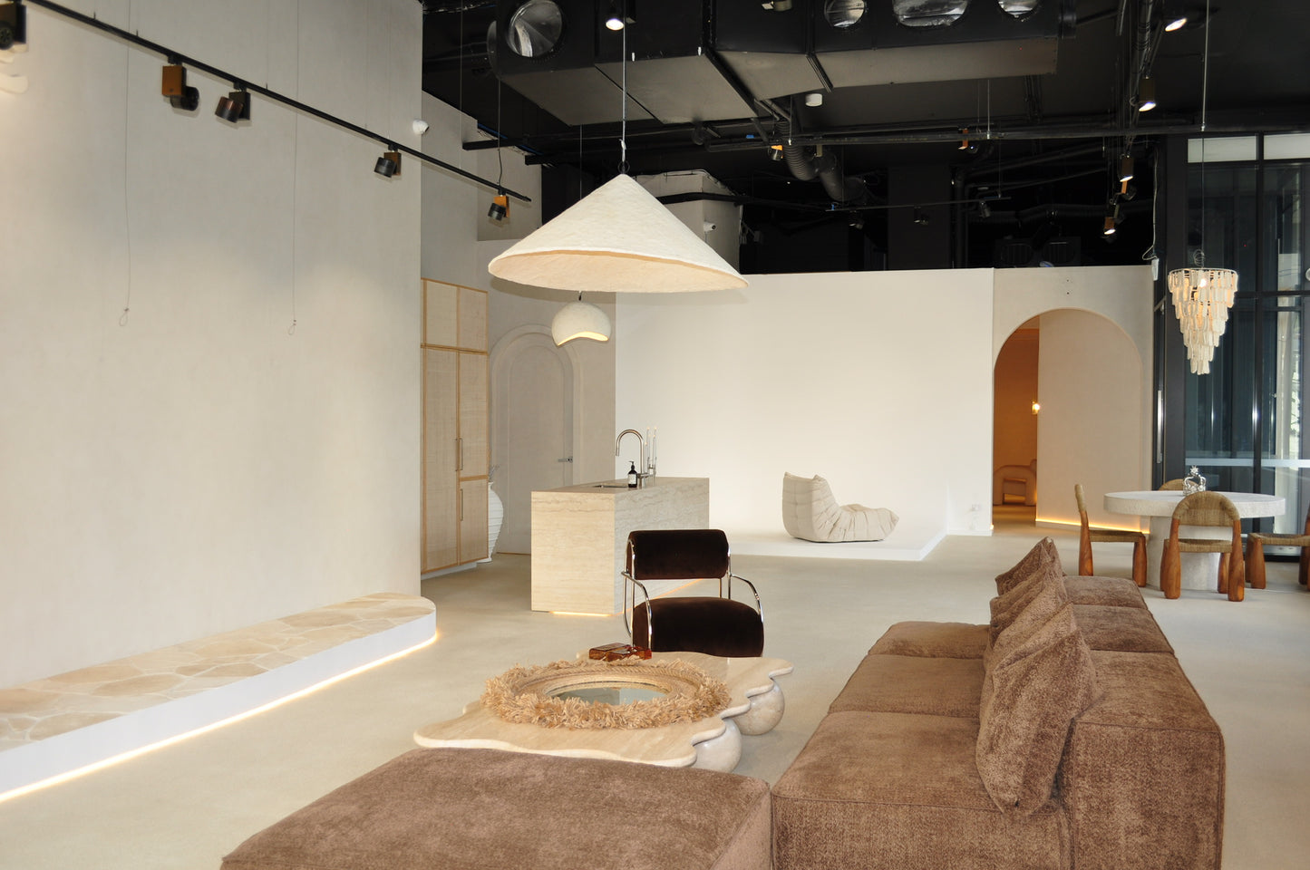 Artemuse Whole Space